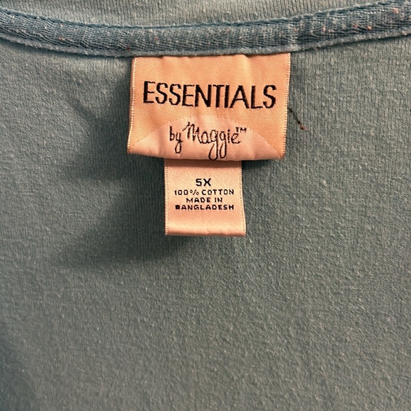 Plus size womens tunic - Picture 3 of 3